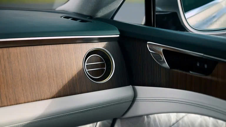 SUV điện đầu tiên của Bentley gắn 76 viên pha lê- Ảnh 8.