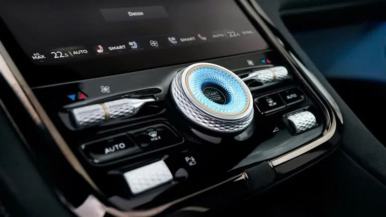 SUV điện đầu tiên của Bentley gắn 76 viên pha lê- Ảnh 10.