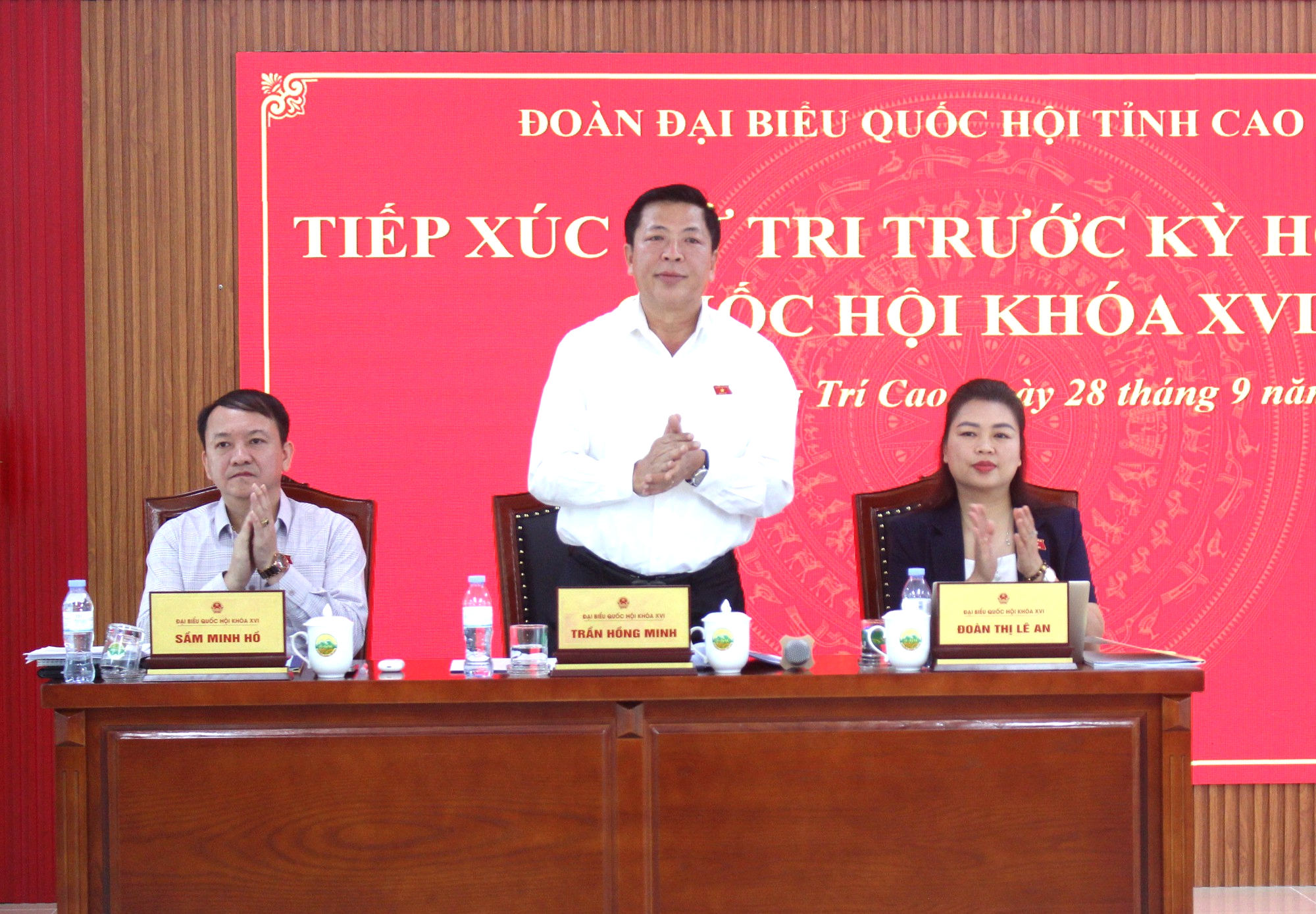 Bộ trường Trần Hồng Minh tiếp x&uacute;c cử tri tại Cao Bằng- Ảnh 3.