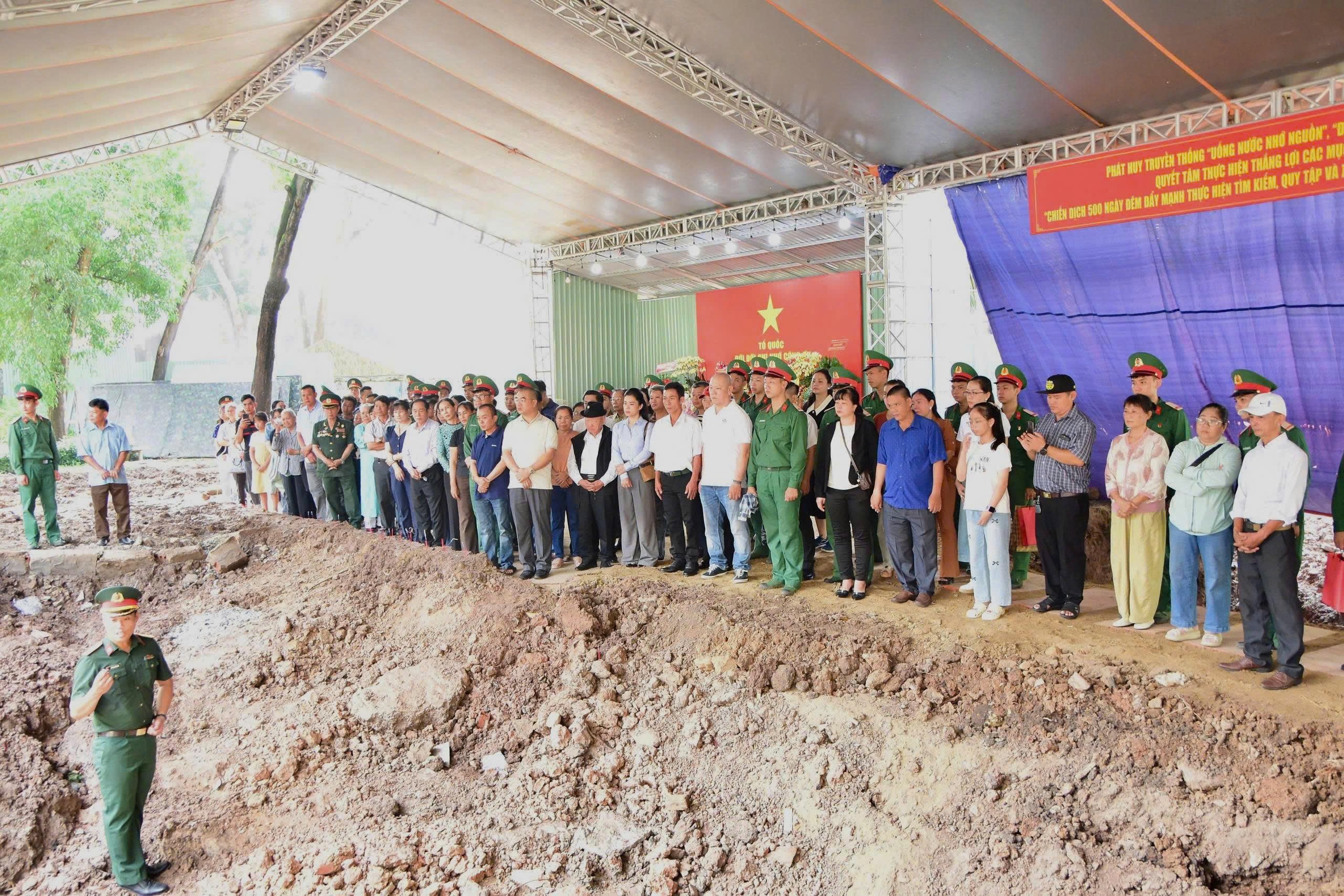 Đ&atilde; t&igrave;m thấy 666 bộ h&agrave;i cốt liệt sĩ tại C&ocirc;ng vi&ecirc;n L&ecirc; Thị Ri&ecirc;ng - Ảnh 2.
