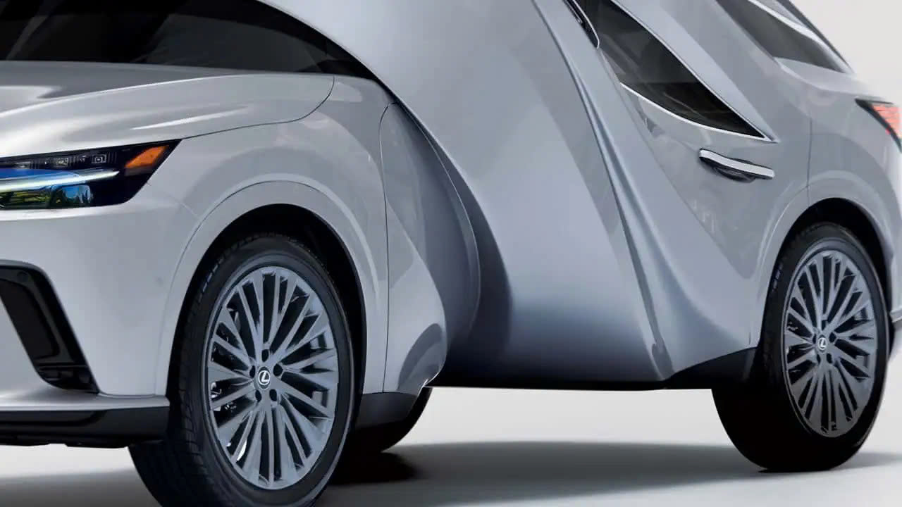 Lexus biến hai SUV thành tác phẩm điêu khắc - Ảnh 9.