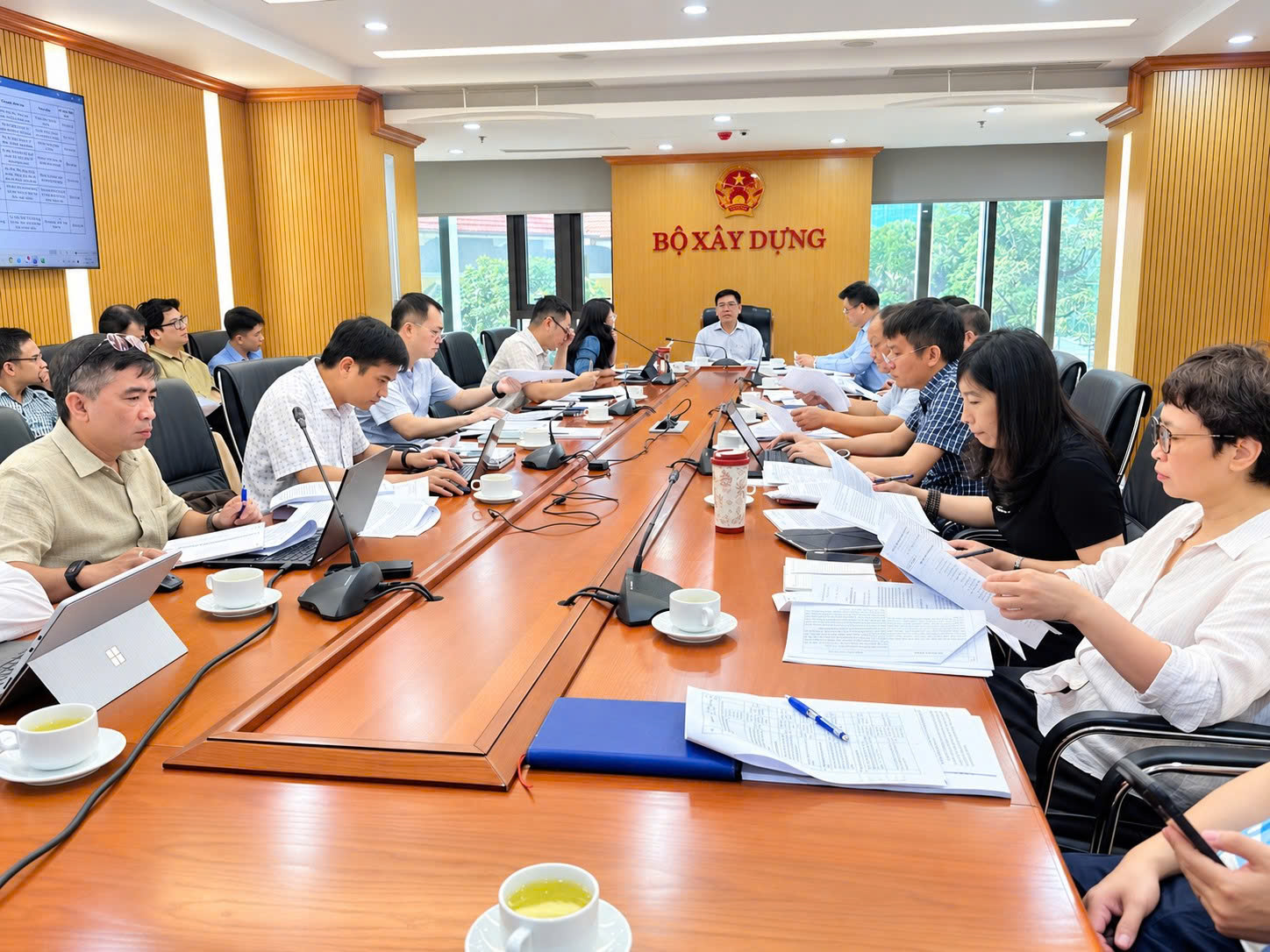 Thứ trưởng Nguyễn Xuân Sang chủ trì họp hoàn thiện Chiến lược phát triển dịch vụ vận tải - Ảnh 2.