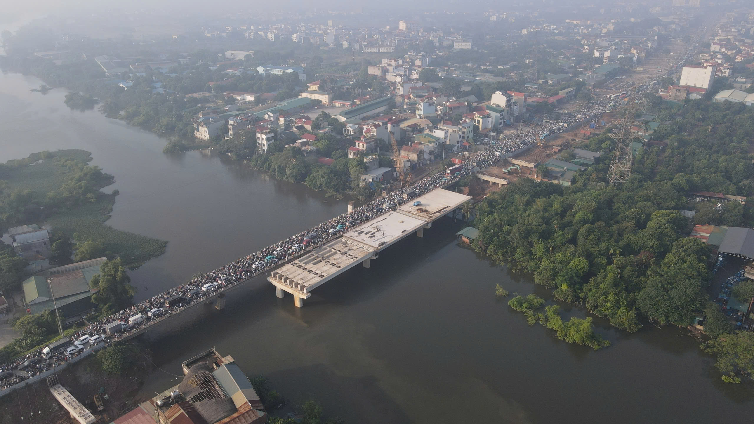 H&agrave; Nội: Dự kiến đầu th&aacute;ng 12/2026 th&ocirc;ng tuyến b&ecirc;n phải cầu Mai Lĩnh - Ảnh 1.