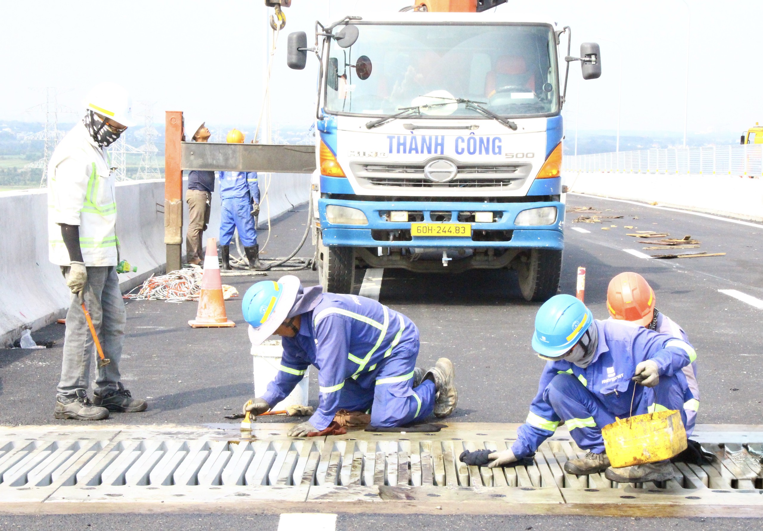 H&igrave;nh h&agrave;i cầu Phước Kh&aacute;nh trước thời khắc th&ocirc;ng xe- Ảnh 2.