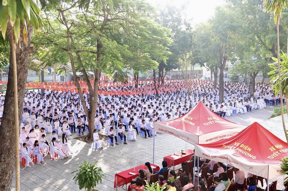Lâm Đồng: Hơn 5.000 học sinh được tuyên truyền pháp luật, kỹ năng an toàn- Ảnh 3.