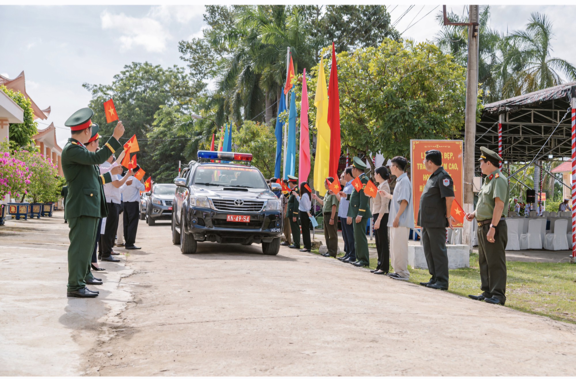 An Giang: Xuất qu&acirc;n đi t&igrave;m h&agrave;i cốt liệt sĩ tr&ecirc;n đất Campuchia  - Ảnh 2.