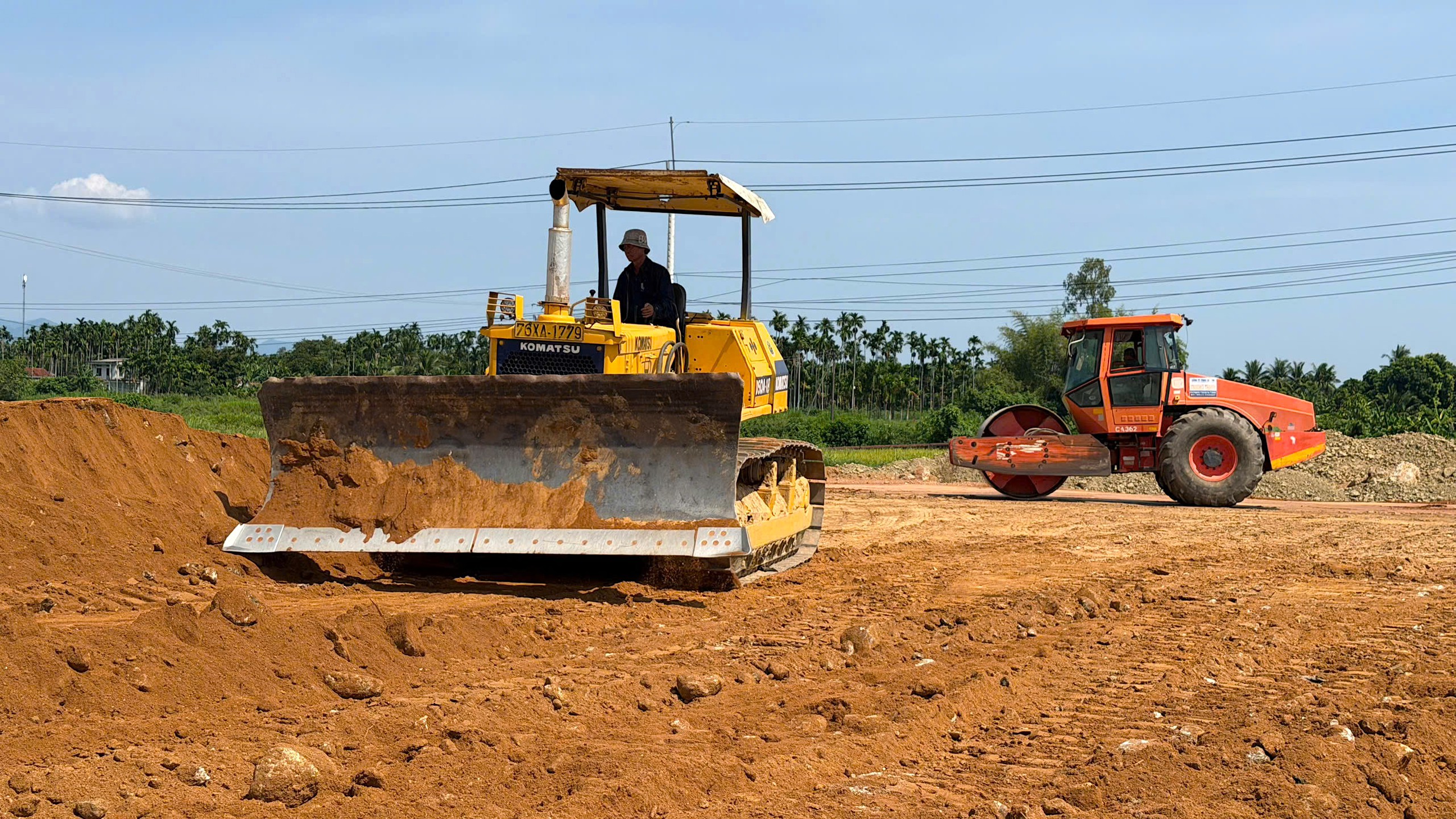 Quảng Ng&atilde;i tăng tốc n&acirc;ng cấp, mở rộng Quốc lộ 24B - Ảnh 19.