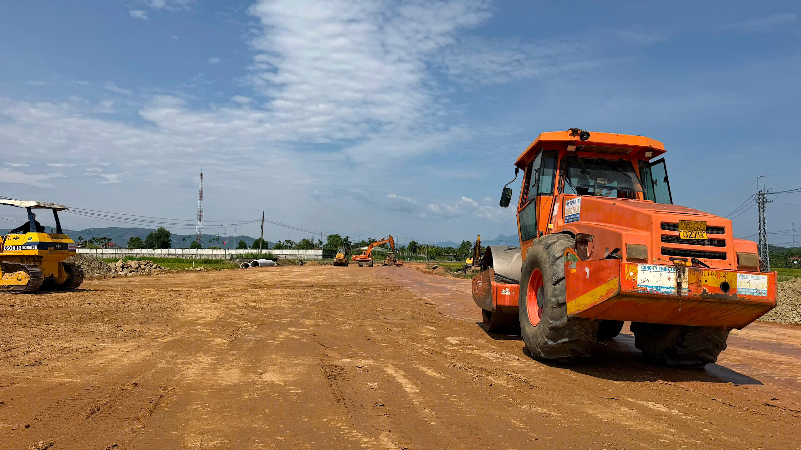 Quảng Ng&atilde;i tăng tốc n&acirc;ng cấp, mở rộng Quốc lộ 24B - Ảnh 8.