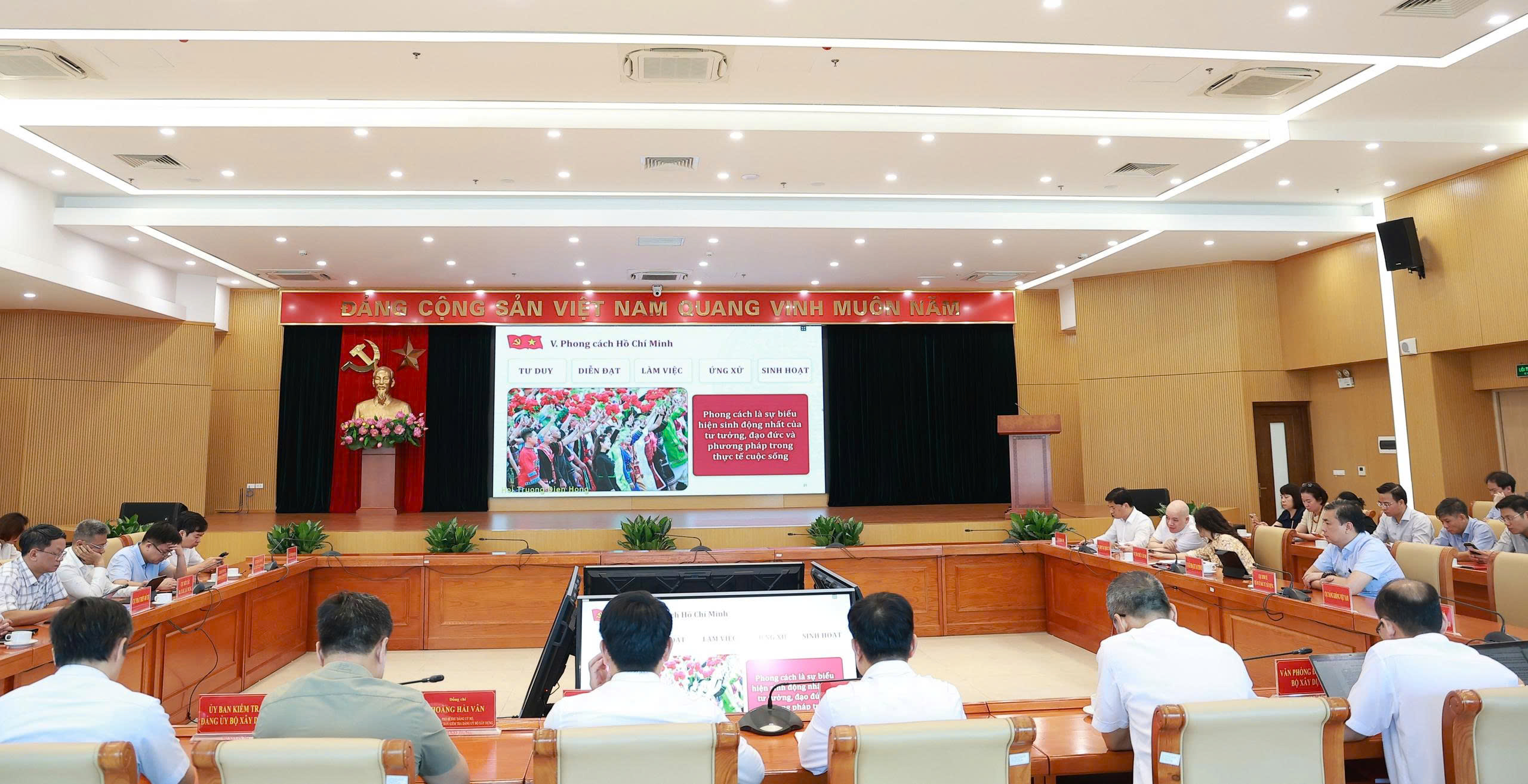 Đảng ủy Bộ X&acirc;y dựng kết nối Hội nghị&nbsp;to&agrave;n quốc&nbsp;qu&aacute;n triệt c&aacute;c nghị quyết của Bộ Ch&iacute;nh trị - Ảnh 3.