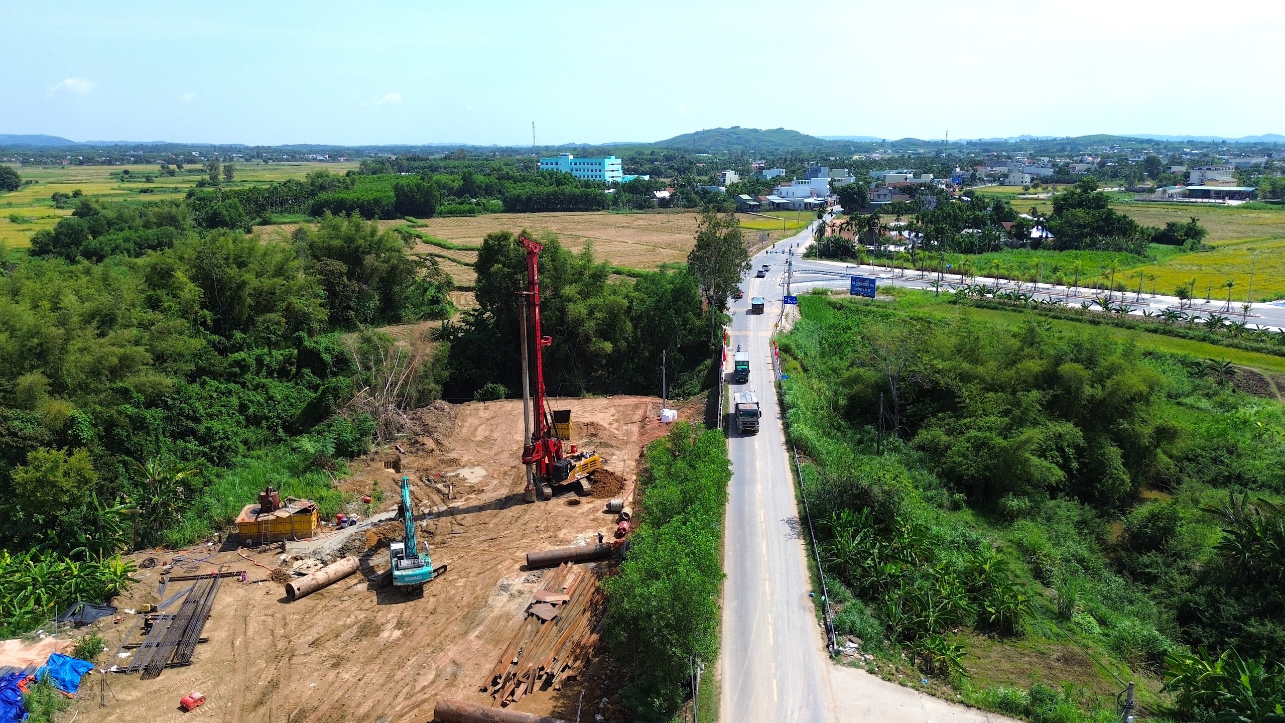 Quảng Ng&atilde;i tăng tốc n&acirc;ng cấp, mở rộng Quốc lộ 24B - Ảnh 7.