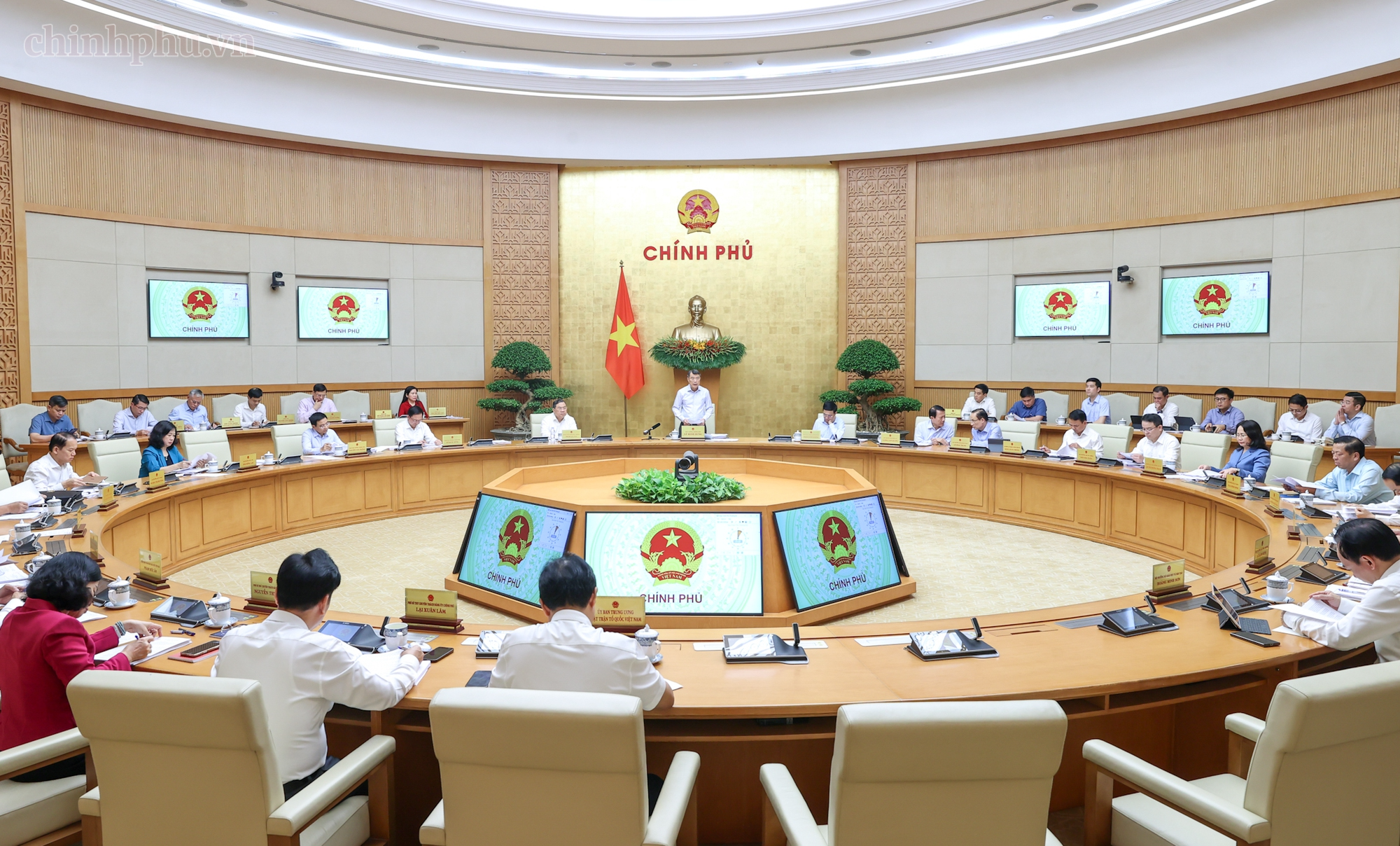 Thủ tướng chủ tr&igrave; phi&ecirc;n họp Ch&iacute;nh phủ th&aacute;ng 8: Tăng tốc, bứt ph&aacute; với quyết t&acirc;m cao nhất- Ảnh 1.