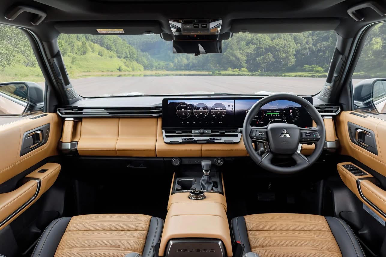 Mitsubishi Pajero ho&agrave;n to&agrave;n mới, sắp  về Việt Nam?- Ảnh 5.