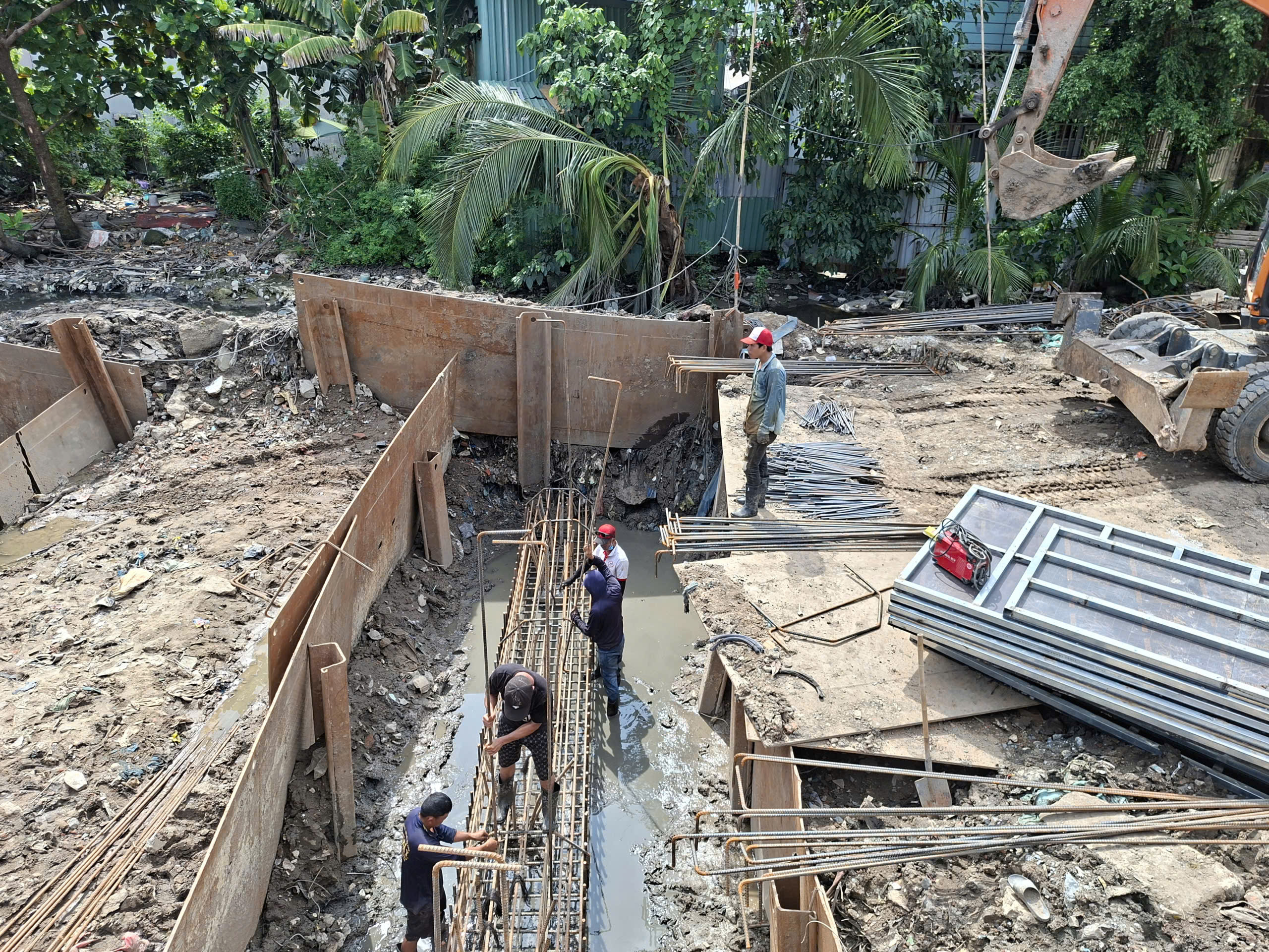 TP.HCM: Hai đường gom được kỳ vọng giảm &ugrave;n tắc khu vực cầu K&ecirc;nh Tẻ hiện thi c&ocirc;ng ra sao?- Ảnh 6.