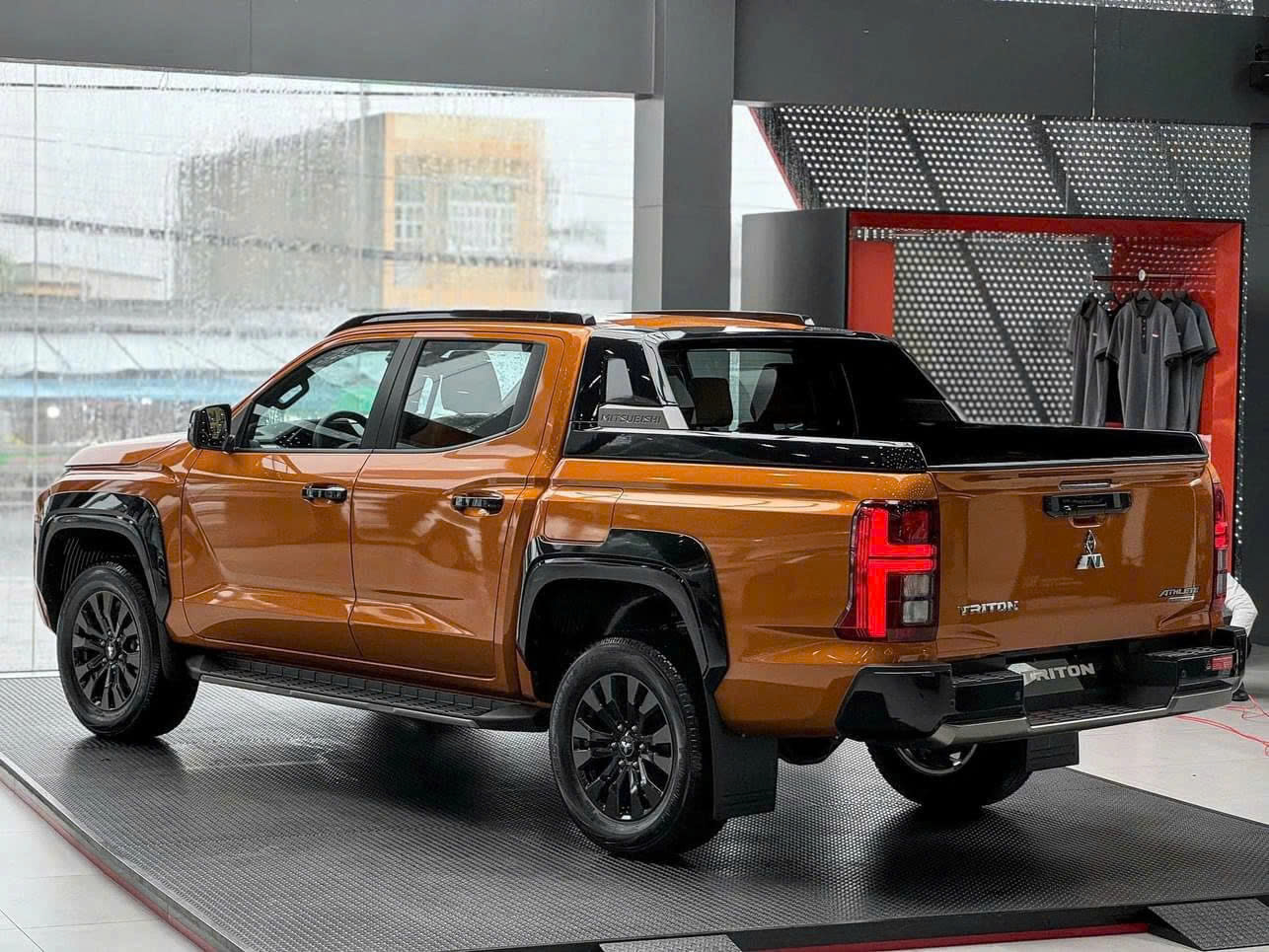 VinFast VF Wild và Mitsubishi Triton: Sự khác biệt trong phân khúc bán tải- Ảnh 18.