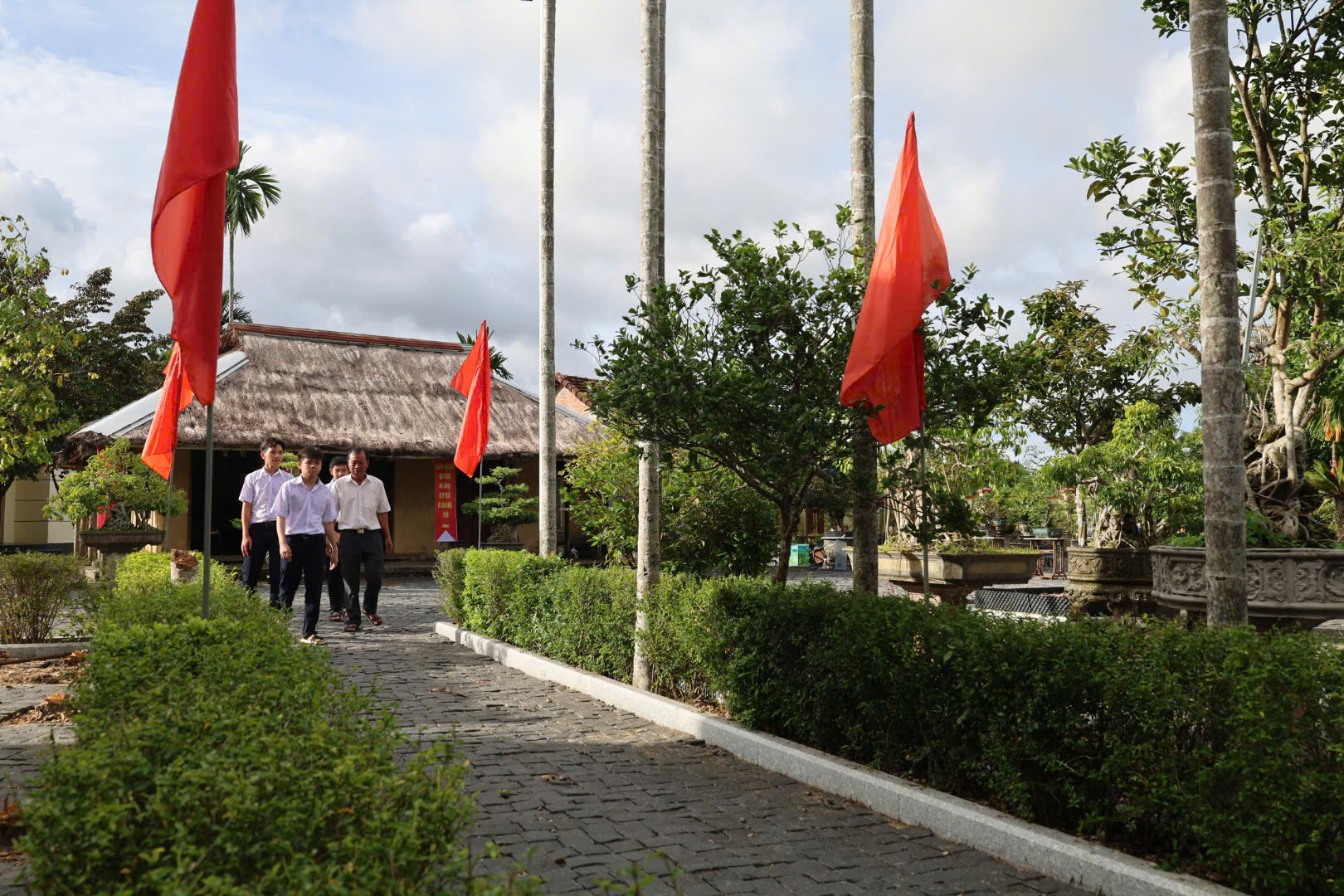 Thăm ng&ocirc;i nh&agrave; cụ Huỳnh Th&uacute;c Kh&aacute;ng từng sống, cống hiến đến cuối đời ở Quảng Ng&atilde;i- Ảnh 9.