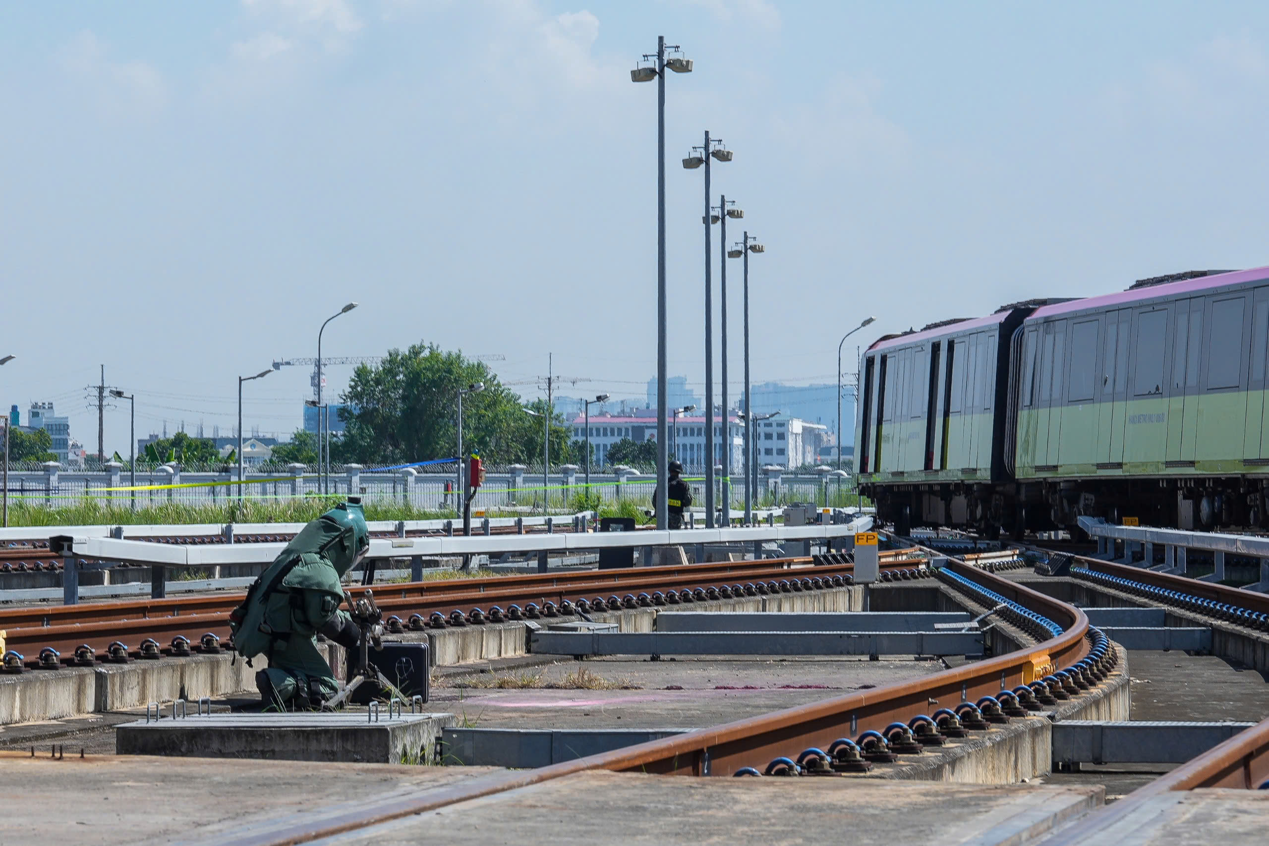 Những t&igrave;nh huống &ldquo;nghẹt thở&rdquo; trong cuộc diễn tập tr&ecirc;n metro H&agrave; Nội- Ảnh 6.