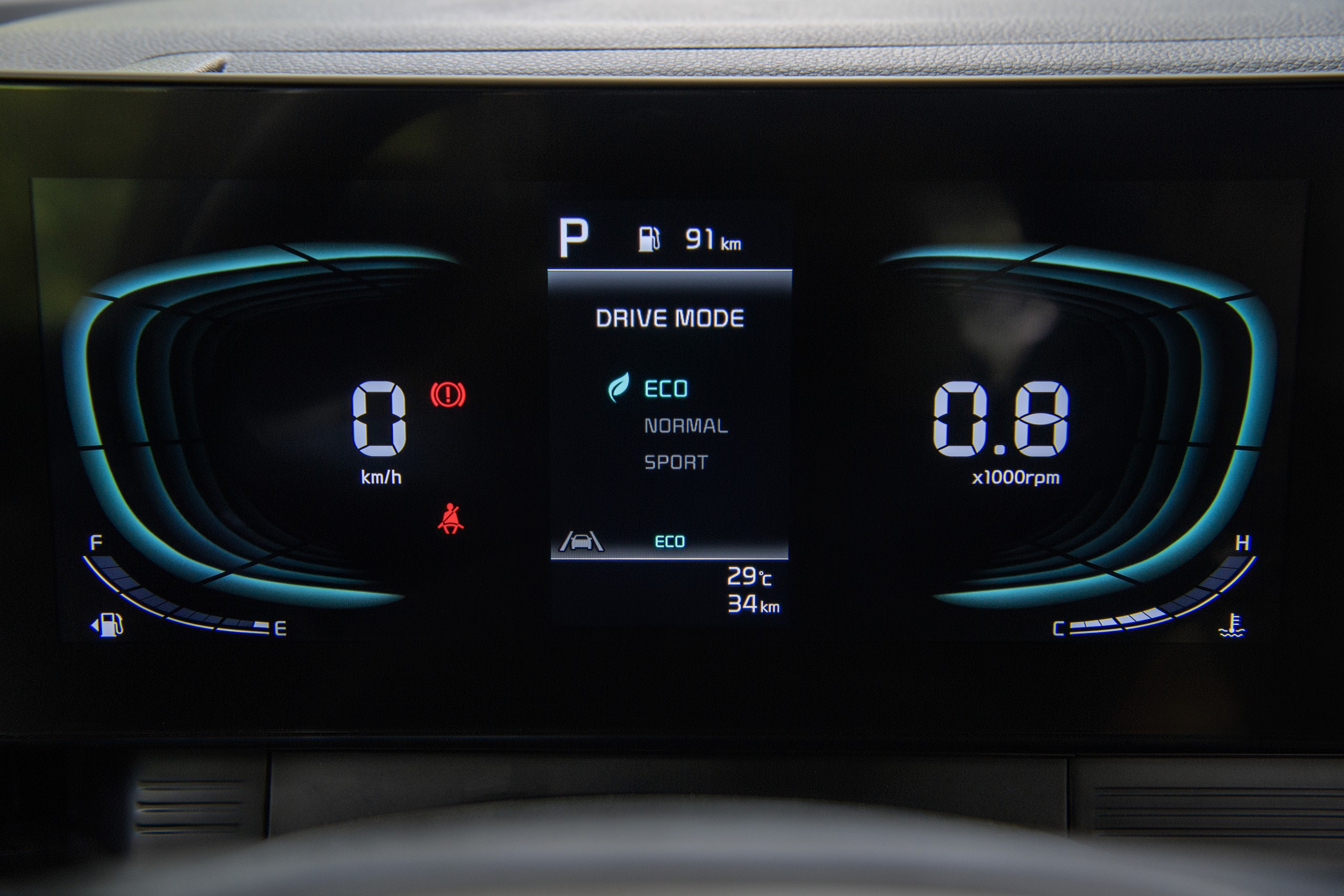 Kia Carens Clavis gia nhập cuộc đua MPV 7 chỗ dưới 700 triệu đồng - Ảnh 7.