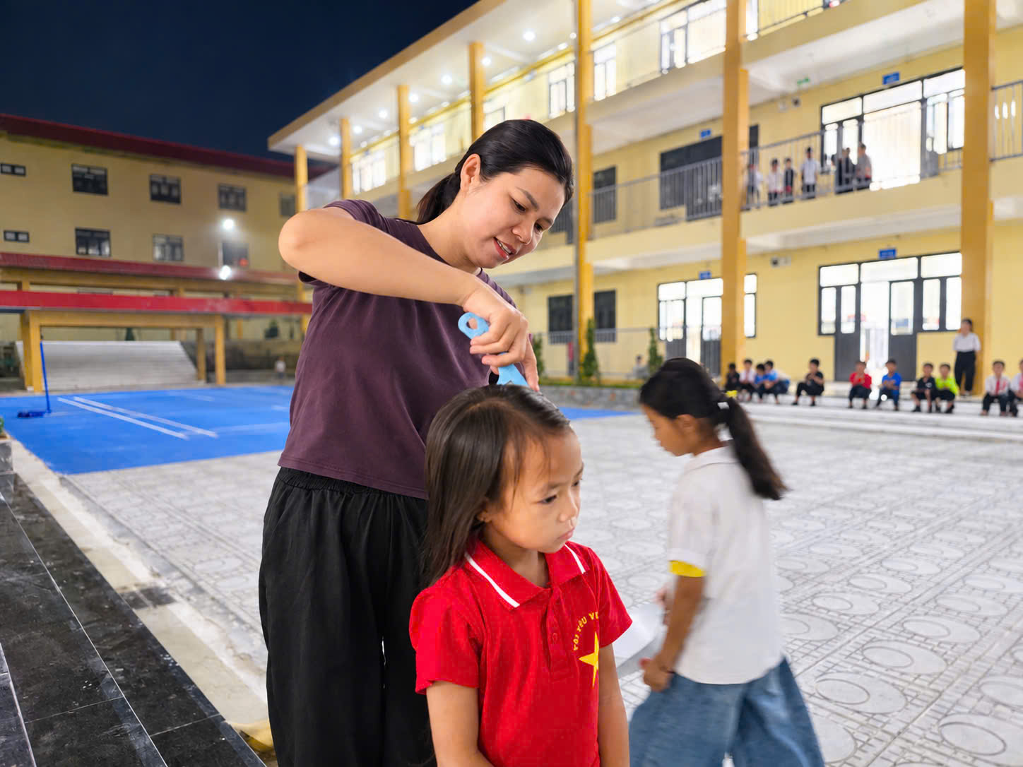 Tiếng kẻng l&uacute;c mờ s&aacute;ng nơi bi&ecirc;n cương  thức giấc c&ocirc; tr&ograve; đ&oacute;n ch&agrave;o năm học mới- Ảnh 10.