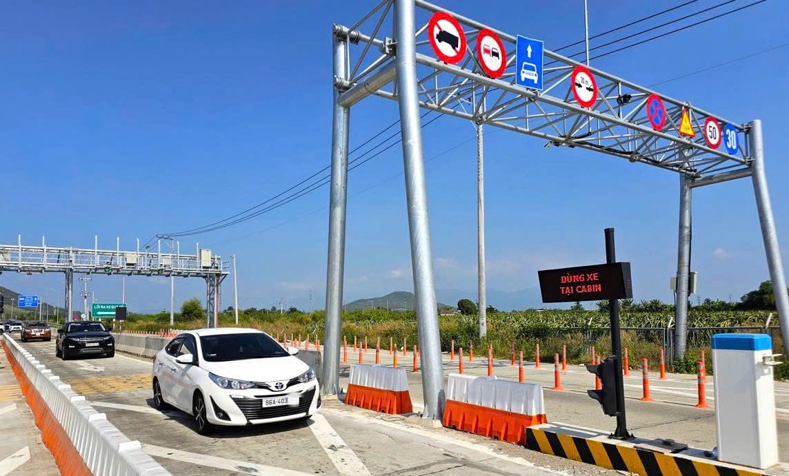 Thu hơn 2.000 tỷ đồng ph&iacute; sử dụng đường bộ tr&ecirc;n 15 tuyến cao tốc đầu tư c&ocirc;ng - Ảnh 1.