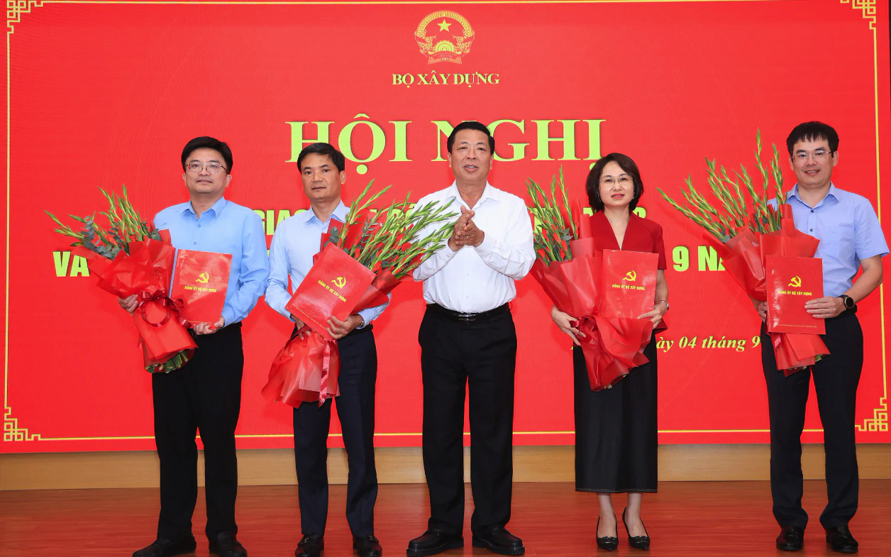 Ban Thường vụ Đảng ủy Bộ Xây dựng họp thường kỳ tháng 9 - Ảnh 3.