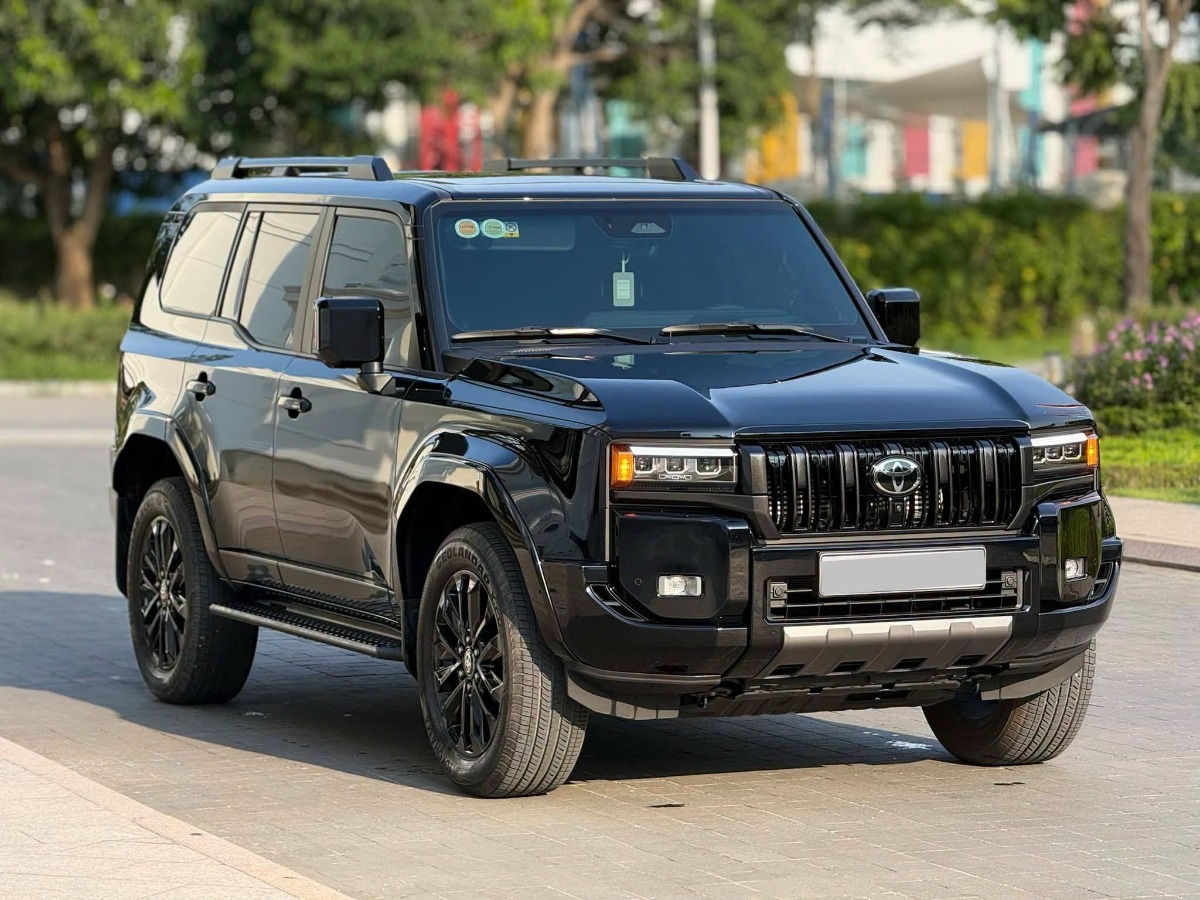 Mitsubishi Pajero cạnh tranh với Toyota Prado hay Ford Everest? - Ảnh 4.
