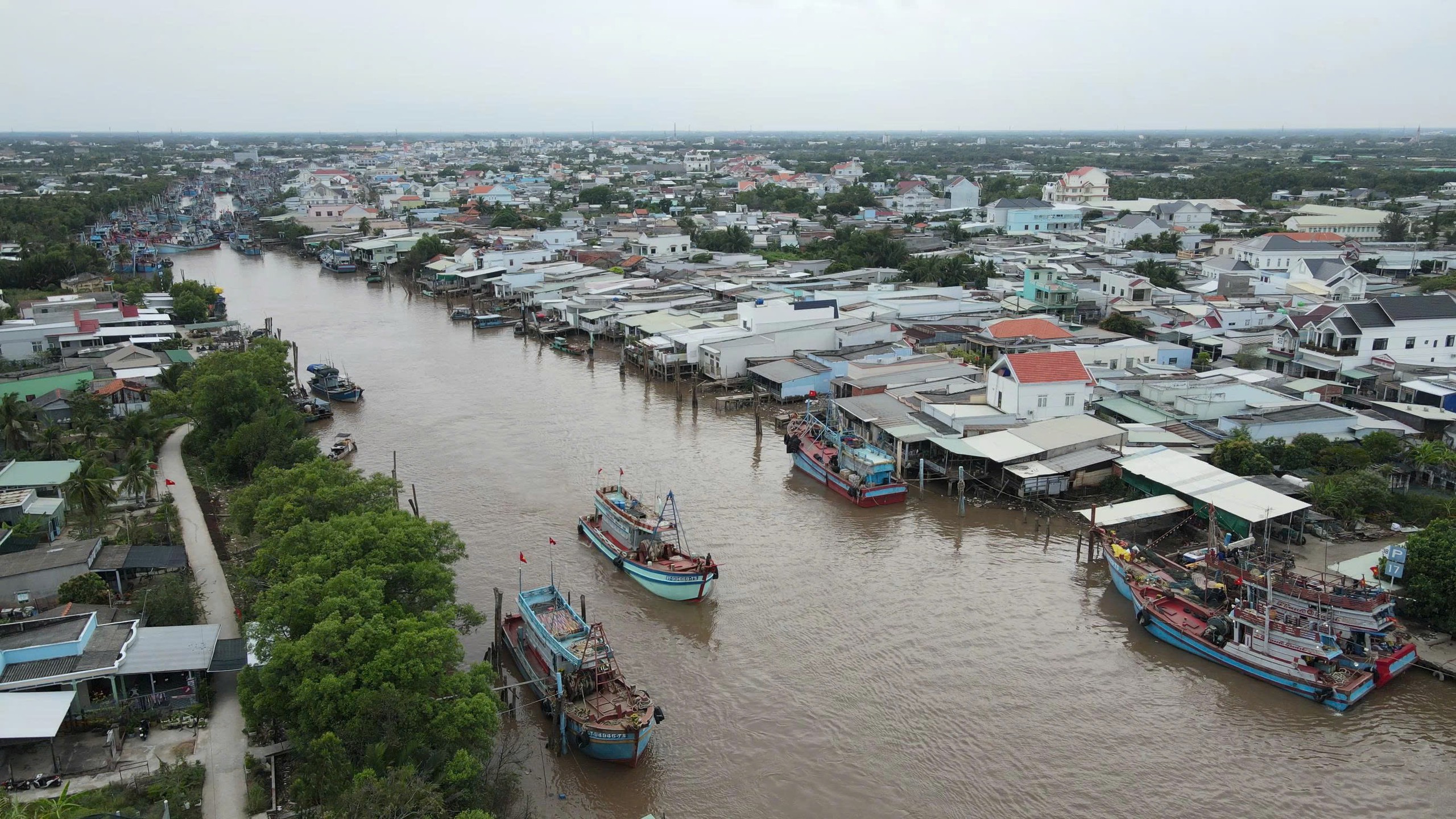 Gỡ &ldquo;n&uacute;t thắt&rdquo; kết nối để đ&aacute;nh thức hệ thống cảng Vĩnh Long - Ảnh 2.