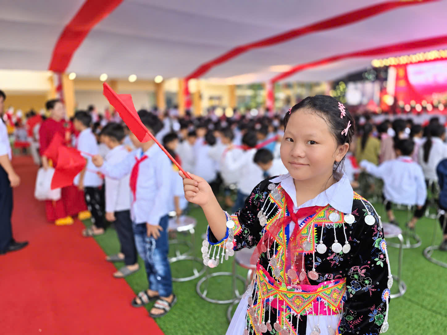 Tiếng kẻng l&uacute;c mờ s&aacute;ng nơi bi&ecirc;n cương  thức giấc c&ocirc; tr&ograve; đ&oacute;n ch&agrave;o năm học mới- Ảnh 22.