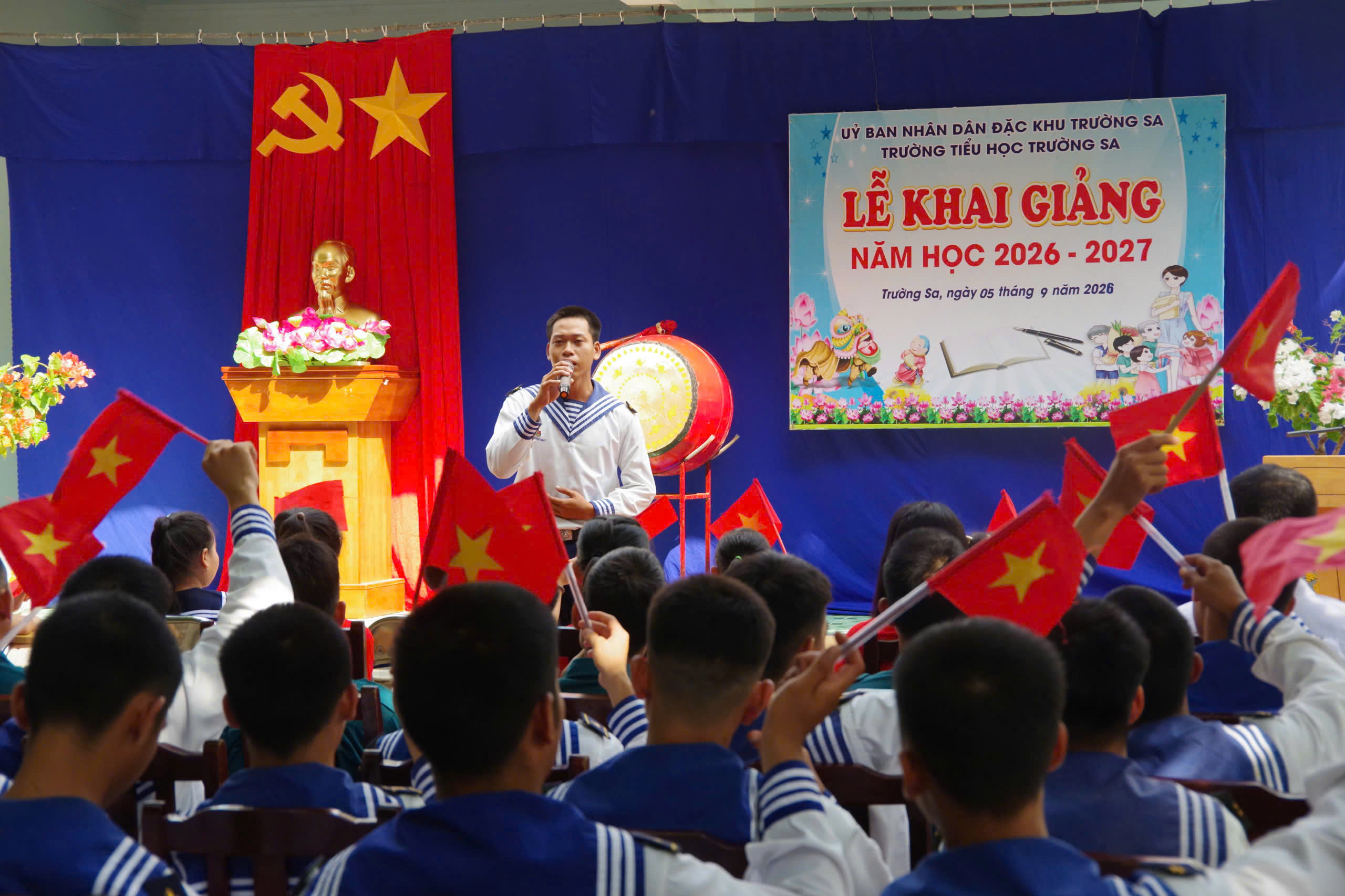 Tiếng trống khai trường giữa biển trời Trường Sa- Ảnh 9.