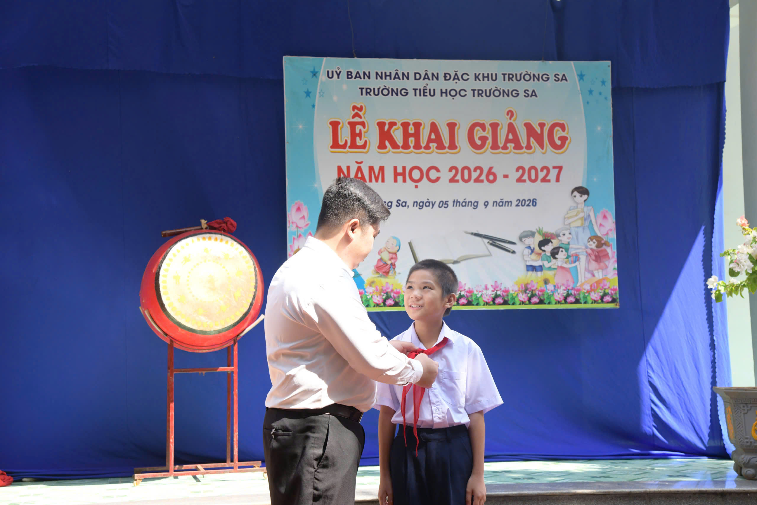Tiếng trống khai trường giữa biển trời Trường Sa- Ảnh 7.
