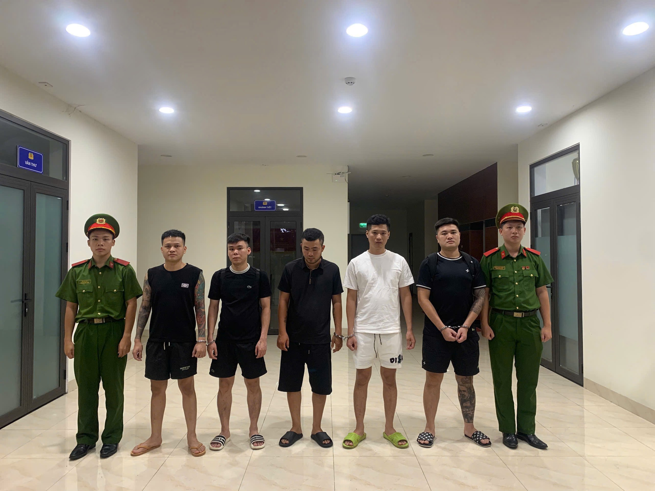 Đ&agrave; Nẵng: Bắt 8 đối tượng trong đường d&acirc;y lừa đảo cho vay online, chiếm đoạt hơn 4 tỷ đồng- Ảnh 1.