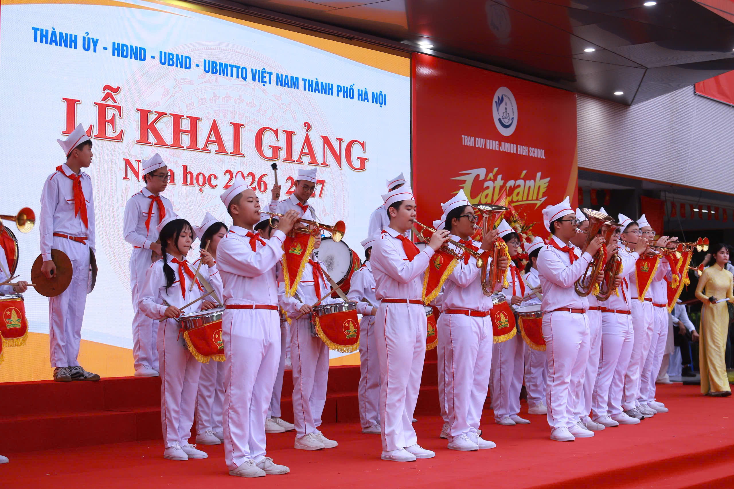 Học sinh H&agrave; Nội h&acirc;n hoan đ&oacute;n khai giảng năm học 2026-2027 - Ảnh 4.