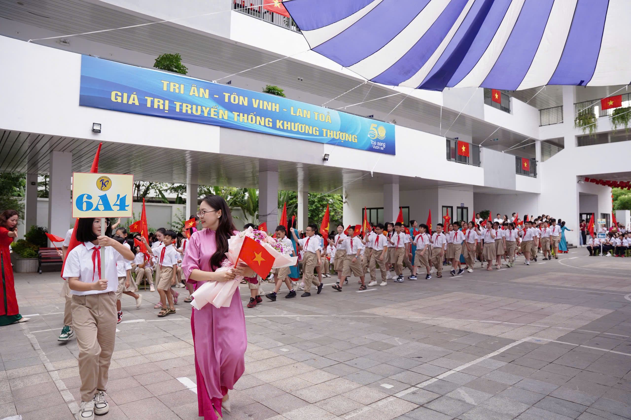 Học sinh H&agrave; Nội h&acirc;n hoan đ&oacute;n khai giảng năm học 2026-2027 - Ảnh 9.
