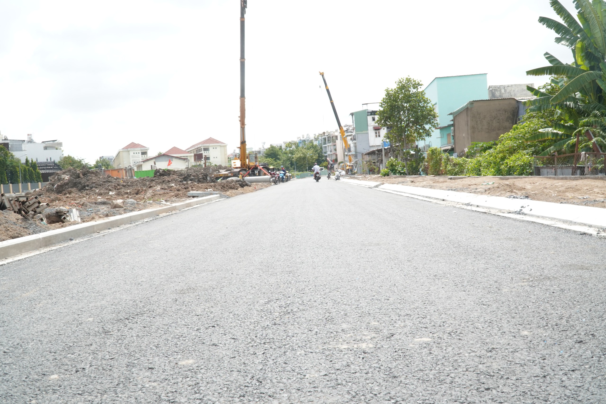 Cận cảnh tuyến đường đầu ti&ecirc;n thuộc dự &aacute;n rạch Xuy&ecirc;n T&acirc;m vừa th&ocirc;ng xe- Ảnh 6.