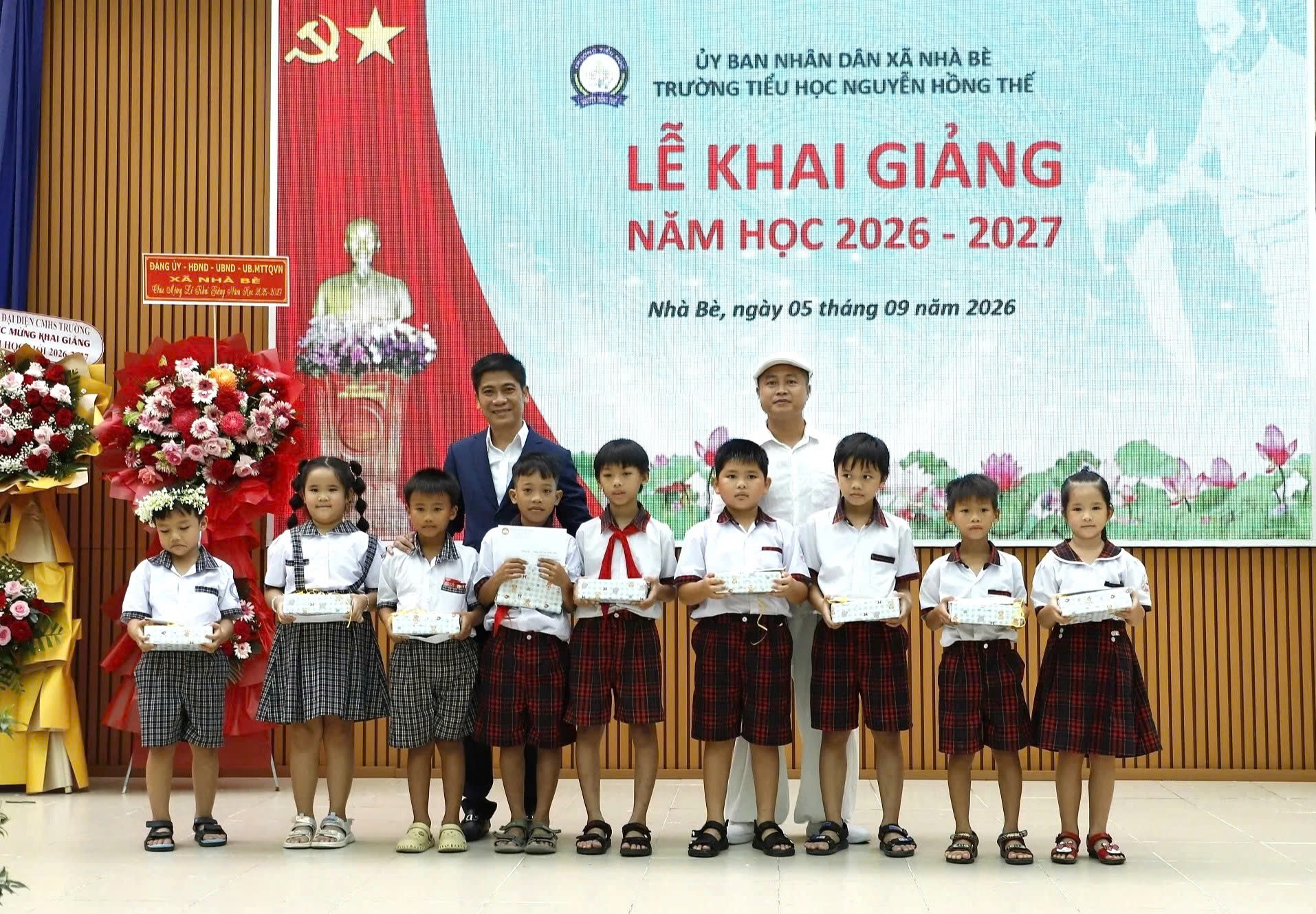 Tiếp sức những ước mơ ph&iacute;a sau c&ocirc;ng trường - Ảnh 6.