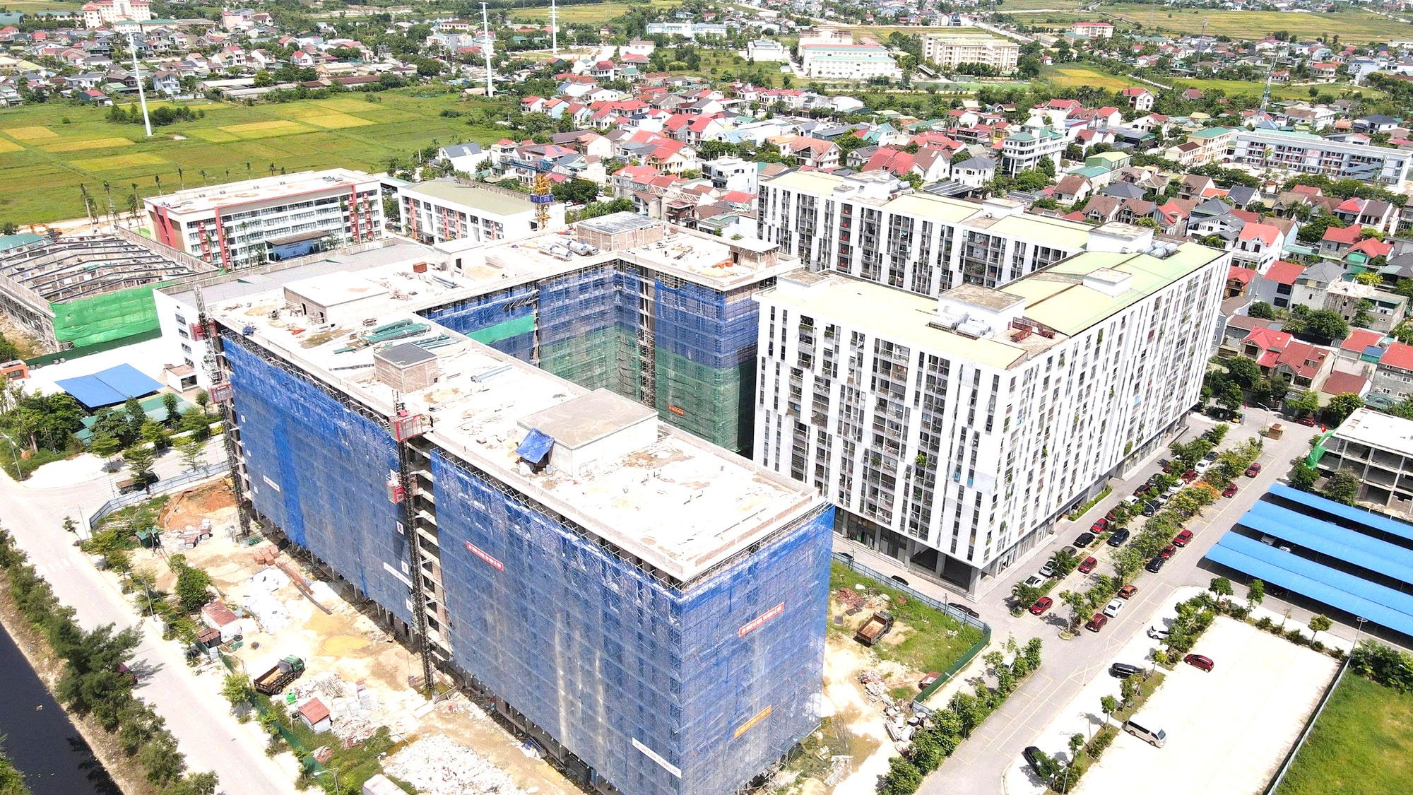 Gần 1.800 người đủ điều kiện bốc thăm mua 509 căn nhà ở xã hội tại Hà Tĩnh- Ảnh 1.