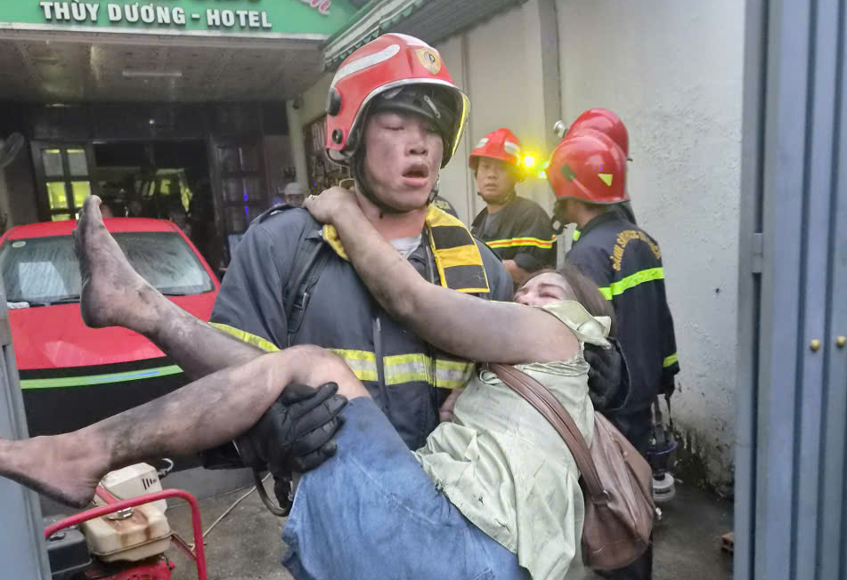 TP.HCM: Diễn biến sức khỏe c&aacute;c nạn nh&acirc;n vụ ch&aacute;y kh&aacute;ch sạn - Ảnh 3.