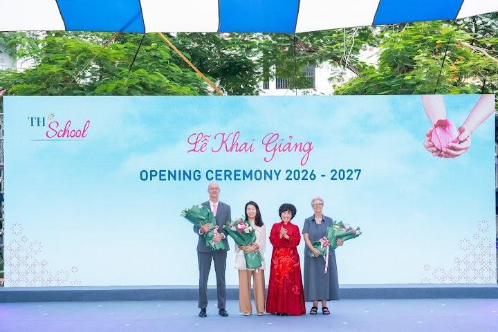 TH School khai giảng năm học mới, đánh dấu một thập kỷ “Không ngừng vươn xa”- Ảnh 1.