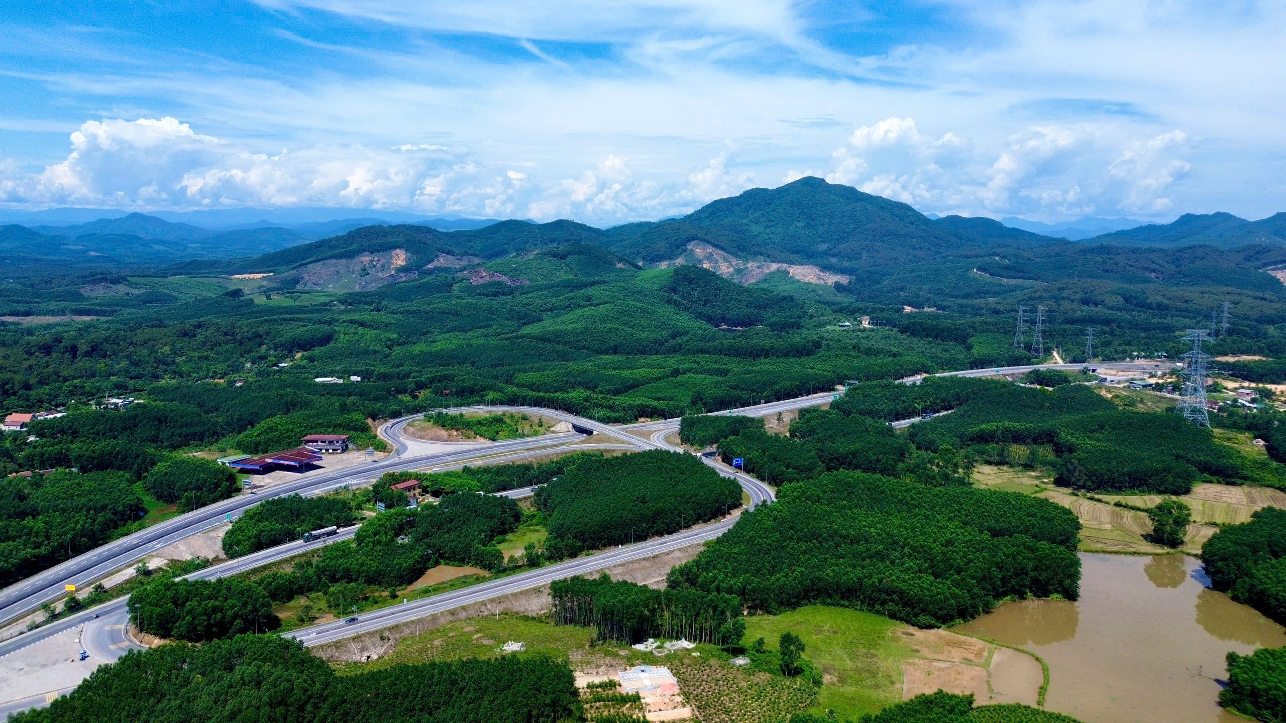 V&igrave; sao dự &aacute;n trạm dừng nghỉ cao tốc ở Huế gần 9 năm chưa khởi động?- Ảnh 1.
