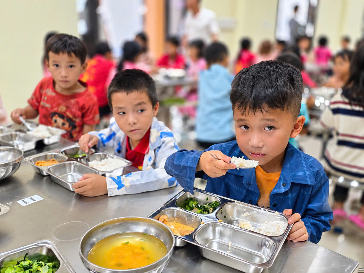 Một ngày sinh hoạt của học sinh nội trú biên giới ở Tây Bắc ra sao?- Ảnh 8.