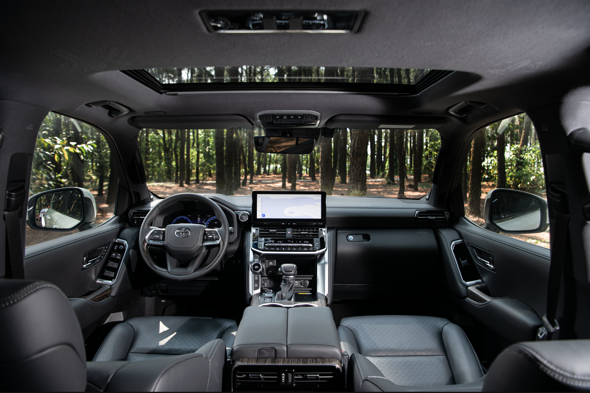 Toyota Land Cruiser HEV chốt giá từ 4,71 tỷ đồng tại Việt Nam - Ảnh 5.