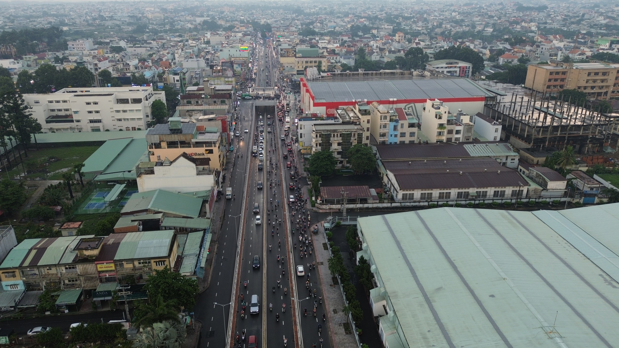 Nhiều phương &aacute;n "mở lối" cho xe của doanh nghiệp dọc tuyến Đồng Khởi- Ảnh 2.