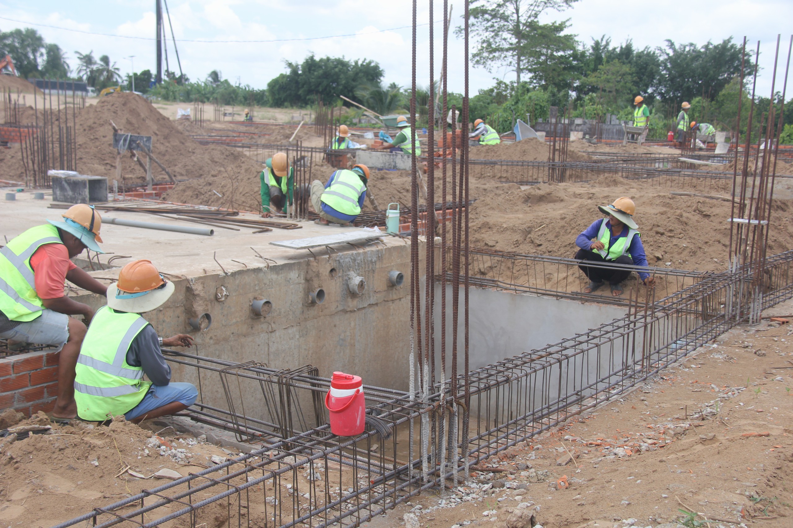 Tất bật thi công trạm dừng nghỉ trên cao tốc Trung Lương - Mỹ Thuận- Ảnh 4.