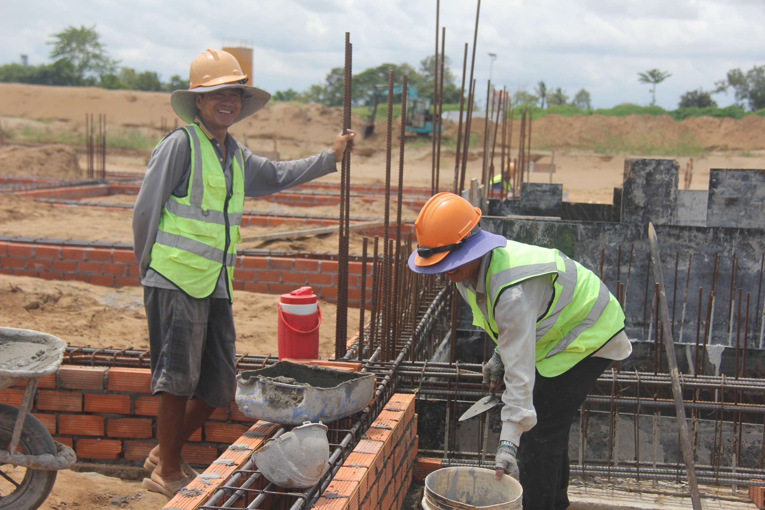 Tất bật thi công trạm dừng nghỉ trên cao tốc Trung Lương - Mỹ Thuận- Ảnh 7.