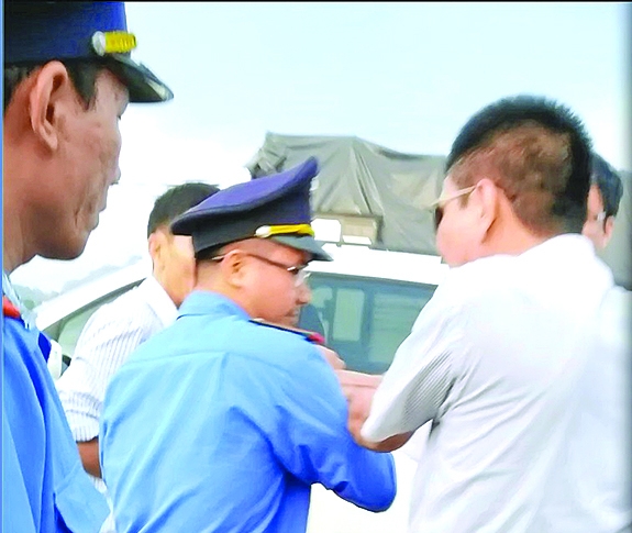 Giằng co, chống đối lực lượng chức năng