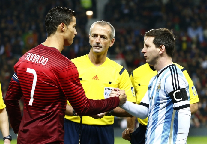 Ronaldo v&agrave; Messi, hai ứng vi&ecirc;n s&aacute;ng gi&aacute; cho danh h