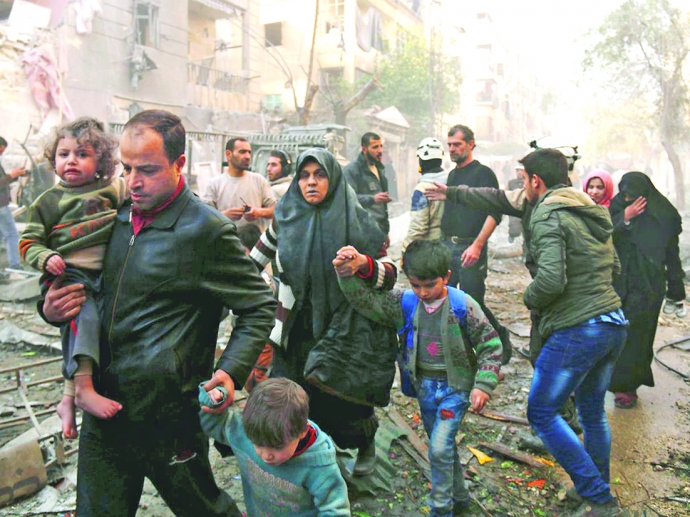 Bộ Quốc ph&ograve;ng Nga cho biết, hơn 8.000 d&acirc;n thường, 