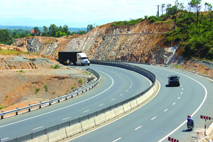 Vốn dư từ dự án mở rộng QL1 và QL14 được giao muộn