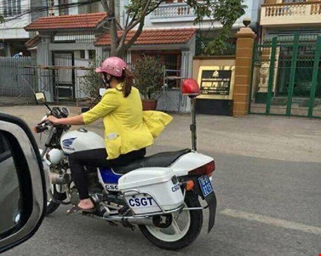 c&ocirc; g&aacute;i đi xe đặc chủng