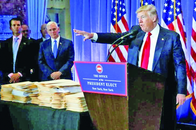 &Ocirc;ng Donald Trump g&acirc;y sốc với h&agrave;ng loạt chiến dịch