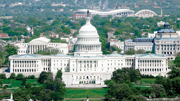 Tổng thống Mỹ Donald Trump đẩy nhanh chiến dịch cải tổ bộ máy- Ảnh 2. Hàng triệu công chức Mỹ có thể sẽ phải nghỉ làm từ hôm nay